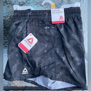 NWT Large Black Reebok Relaxed Athletic Shorts With Pocket